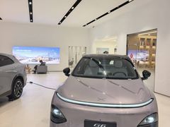 -小鹏汽车上海吴中路销售服务中心