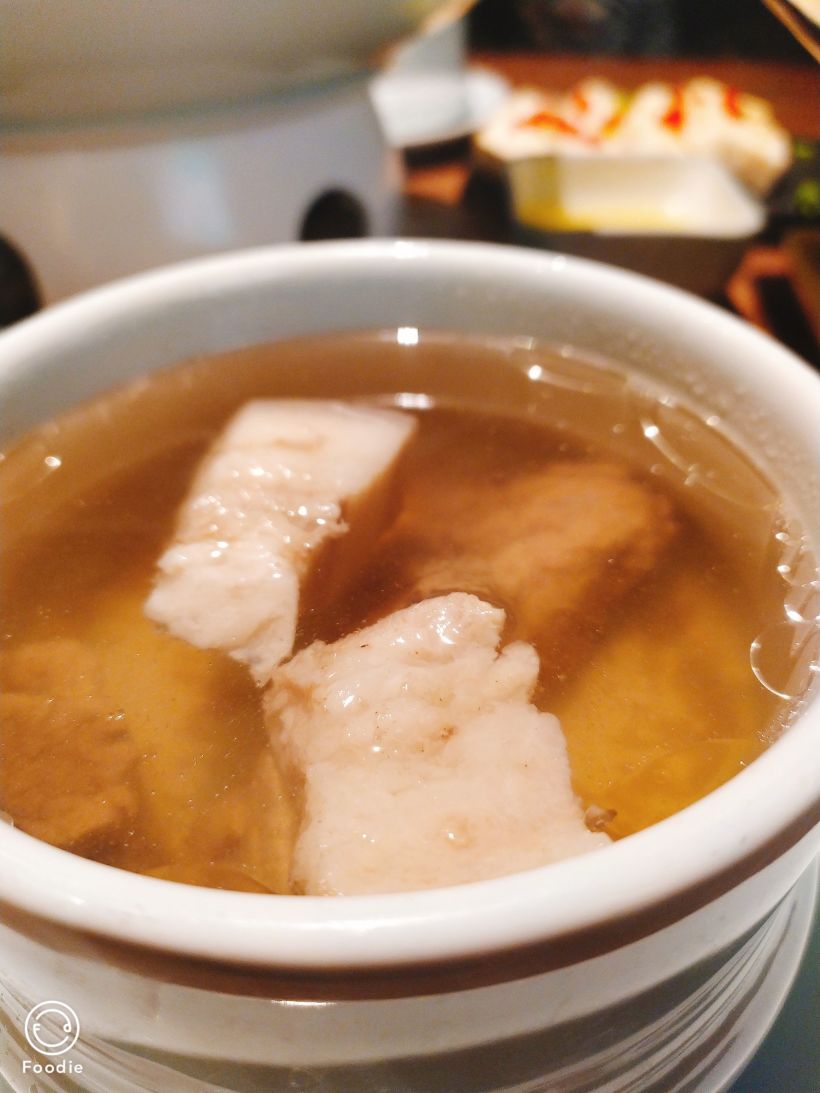 水猪肉汤,真的很好喝,而且山泉水也很健康养生哈哈,除了肥肉多了点