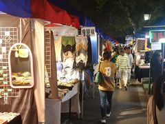 -吴山路夜市