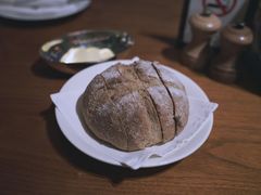 餐前面包-非常时髦餐厅VUE Restaurant(外滩茂悦大酒店)