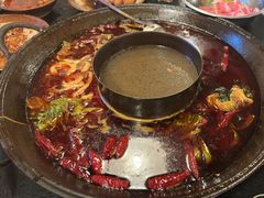 -渝井巷重庆老火锅(沈阳吉祥店)