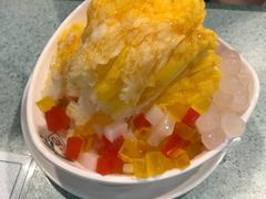 芒果乳酸绵绵冰加杂果-松记糖水店(铜锣湾分店)