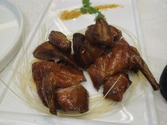 招牌脆皮乳鸽-通庆楼(新开路店)