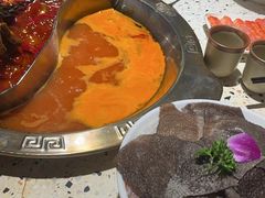 -红九格老火锅(三峡广场店)