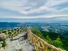 -鬼笑石后山停车场