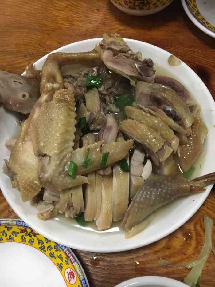 打分/人 环境不重要味道才是王道强烈推荐清蒸咸草鸡好吃不贵!