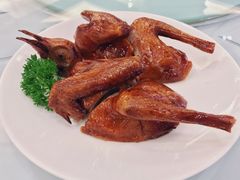 招牌脆皮乳鸽-海逸海鲜酒家(古北店)