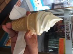 麦当劳(仙霞路店)-麦当劳(百联西郊购物中心店)