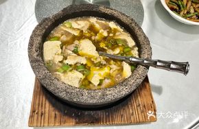 Beef and Black Tofu Flower