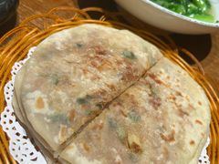 牛肉馅饼-鱼头泡饭·湖北菜·非物质文化遗产(岳家嘴总店)