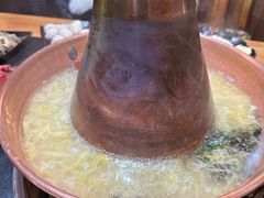 -果松木炭酸菜铜火锅·外婆参鸡汤