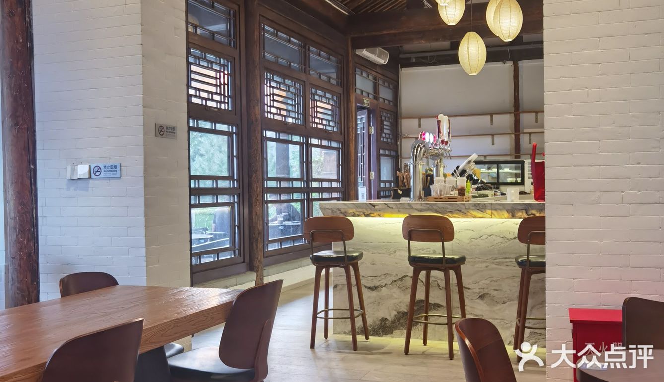 饭后闲逛,茶鱼乘凉