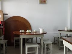 大堂-胡子饮食店