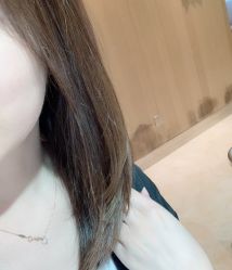中发-苑苑发型设计