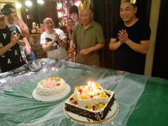 -小草屋轰趴馆别墅派对新场团建家庭聚会