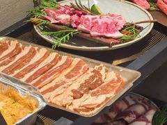 -草家酱蟹炭火烤肉店(珲春南路一店)