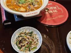 -魏铭鱼头捞饭(晋阳路店)