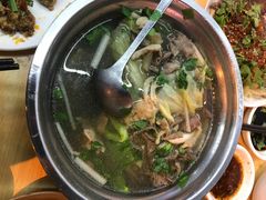 -谢老五跷脚牛肉·非遗传承店