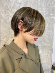 -BULB STUDIO 巴柏明星发型工作室