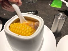 番茄玉米煲龙骨-汤城小厨•粤菜•靓汤(苏州街店)