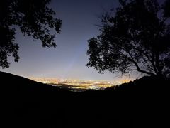 -鬼笑石后山停车场