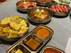 -草家酱蟹炭火烤肉店(珲春南路一店)