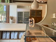 -VERIE BAKEHOUSE