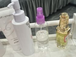 -苗方清颜专业祛痘·皮肤管理