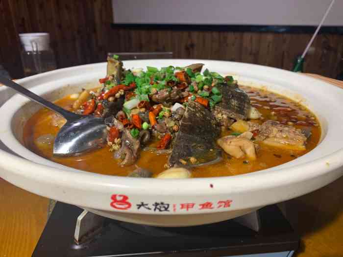 8大炮甲鱼馆(上河国际店"开始是受猪肉炖豆腐吸引来的,过去吃,服务.