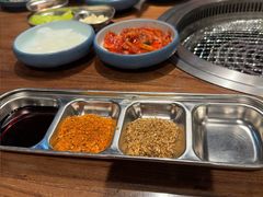 -明洞阿姨·韩式酱蟹烤肉·创意料理(三元桥店)