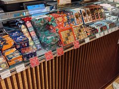 -VENCHI 闻绮(上海佛罗伦萨小镇店)