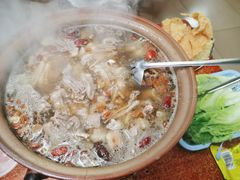 连州果园鸡-威邵鸡煲(西华路总店)