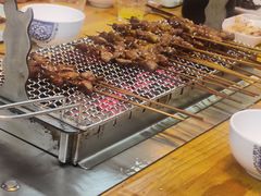 现穿羊肉串-呼伦贝尔烤羊·蒙古烤羊排(骏景店)