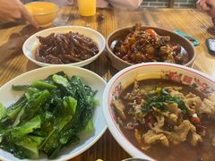 -老三样·美食研究中心(世贸路店)