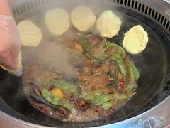 -哈尔滨烧烤·山河村铁锅炖(交大店)