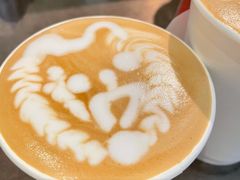 澳式白咖啡-Manner Coffee(芮欧百货店)
