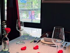 -弦月窗LUNETTE BY AMANDA(复兴路店)