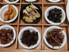 九宫格玲珑前菜-新仙清汤牛腩(铜锣湾店)