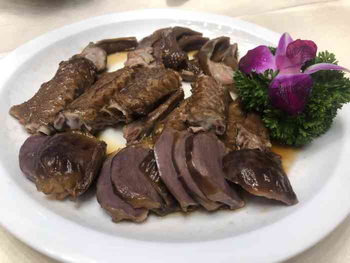 娱筷海鲜酒家(东莞店)-"环境:装修精致大气,符合老板的身份[调皮.