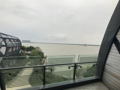 -上海滴水湖皇冠假日酒店