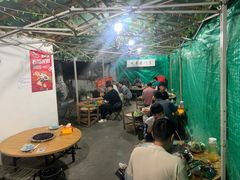 -茸梅路右拐龙虾-农家菜(松江店)