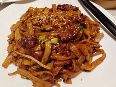 避风塘干炒牛河粉-十二粤味·顺德菜·烧鹅点心(五四广场店)