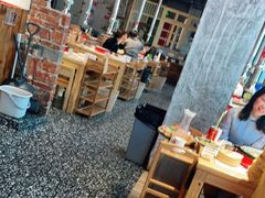 大堂-么肆烤肉·中式自助·烤肉大排档(街道口季佳PAI店)