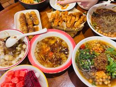 -爆炸头阿姨小四川正宗川味小吃(无任何分店)