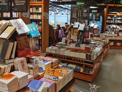 -西西弗书店&矢量咖啡(凯德晶萃广场店)