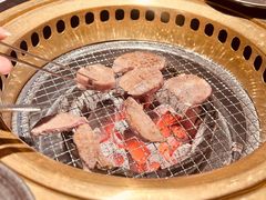 -山川小町·极番烧肉(新地假日广场店)