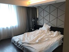 -桔子酒店(上海西藏北路地铁站店)