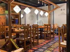 大堂-云海肴·汽锅鸡·云南菜(天山百盛优客店)