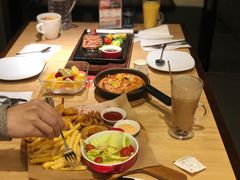 -必胜客(WOW中心城店)