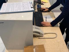 -瑞尔齿科(上海长风大悦城店)